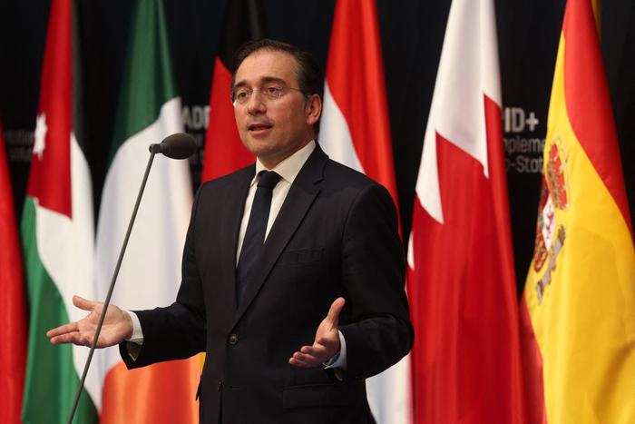 José Manuel Albares lors d'une conférence de presse.