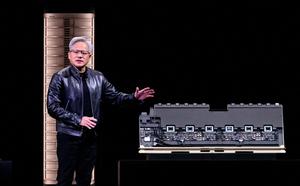 Le PDG de Nvidia, Jensen Huang, présente Vera Rubin, une plateforme de centre de données IA de nouvelle génération, et Rubin Ultra, une architecture GPU IA de nouvelle génération, lors de son discours d'ouverture à la conférence annuelle des développeurs GTC de la société à San Jose, en Californie, le 16 mars 2026. 