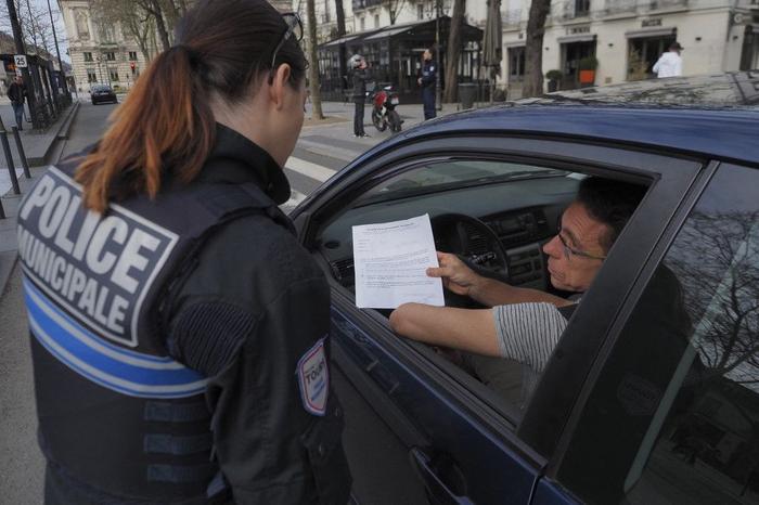 police attestation contrôle AFP