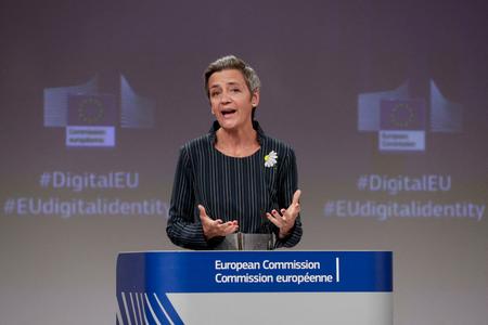 La vice-présidente de la Commission européenne chargée de l'Europe adaptée à l'ère numérique, Margrethe Vestager, tient une conférence de presse sur la mise en place d'un cadre européen d'identité numérique à la Commission européenne à Bruxelles.