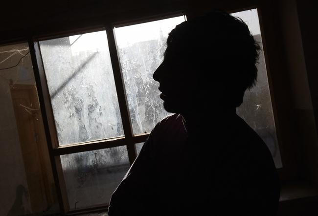 Bashir, un proche d’un adolescent victime du « bacha bazi », lors d’un entretien avec l’AFP dans la province du Helmand. Le « bacha bazi », pratique d’esclavage sexuel de jeunes garçons, reste largement répandue en Afghanistan. (Image d'illustration)