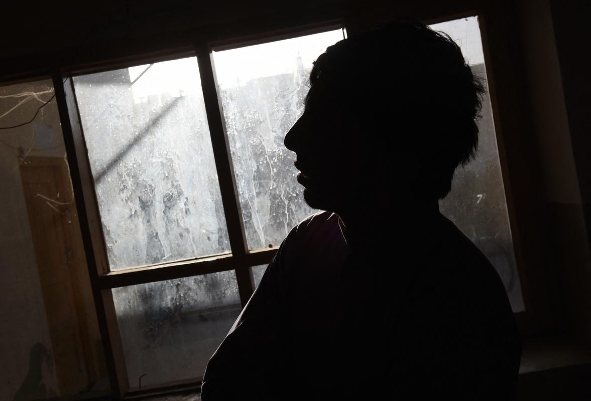 Bashir, un proche d’un adolescent victime du « bacha bazi », lors d’un entretien avec l’AFP dans la province du Helmand. Le « bacha bazi », pratique d’esclavage sexuel de jeunes garçons, reste largement répandue en Afghanistan. (Image d'illustration)