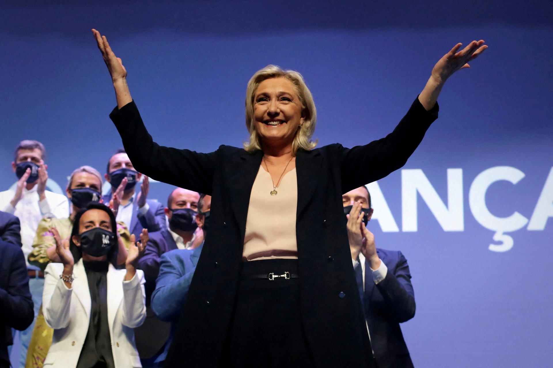 Dernier espoir de la France: mais que voit réellement Elon Musk en Marine Le Pen que feignent de ne pas comprendre les dirigeants européens