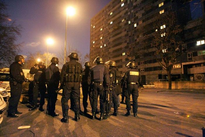 policiers police La Courneuve AFP