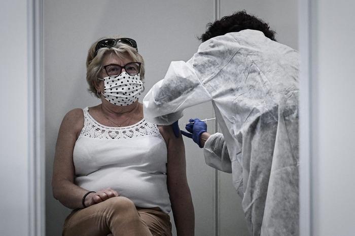Covid-19 vaccination France AFP