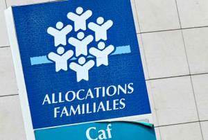 Le logo des « Allocations Familiales », la branche famille des services de sécurité sociale français, à Lille, le 8 juin 2022.