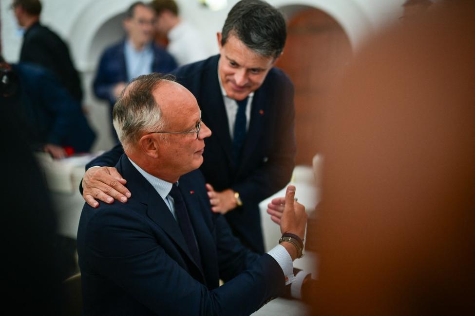 Edouard Philippe réconforté par Manuel Valls : "Tu as pensé à la mairie de Barcelone ?"