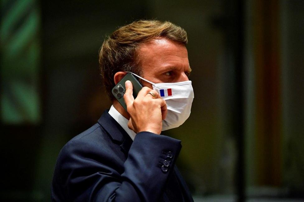 Emmanuel Macron téléphone AFP