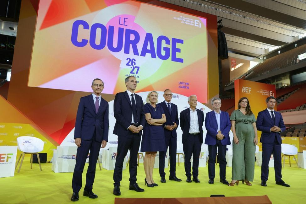 Sept des principaux candidats à l'élection présidentielle française de 2027, au cours de la deuxième journée de « La REF 2026 » (rencontre des entrepreneurs de France organisée par le MEDEF), sur le court de tennis Philippe-Chatrier du site de Roland-Garros à Paris, le 27 août 2026.
