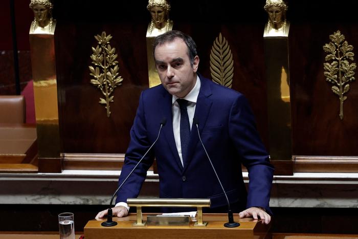 Sébastien Lecornu, prononce un discours lors du débat sur la motion de censure contre son gouvernement à l'Assemblée nationale à Paris, le 16 octobre 2025.