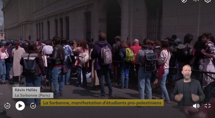Manifestants pro palestiniens devant la Sorbonne