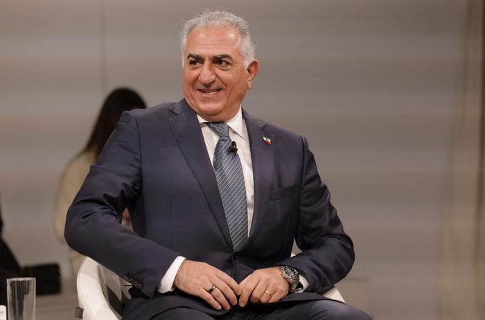Reza Pahlavi, militant, avocat et fils aîné du dernier Shah d'Iran, assiste à une table ronde lors de la Conférence de Munich, le 18 février 2023.