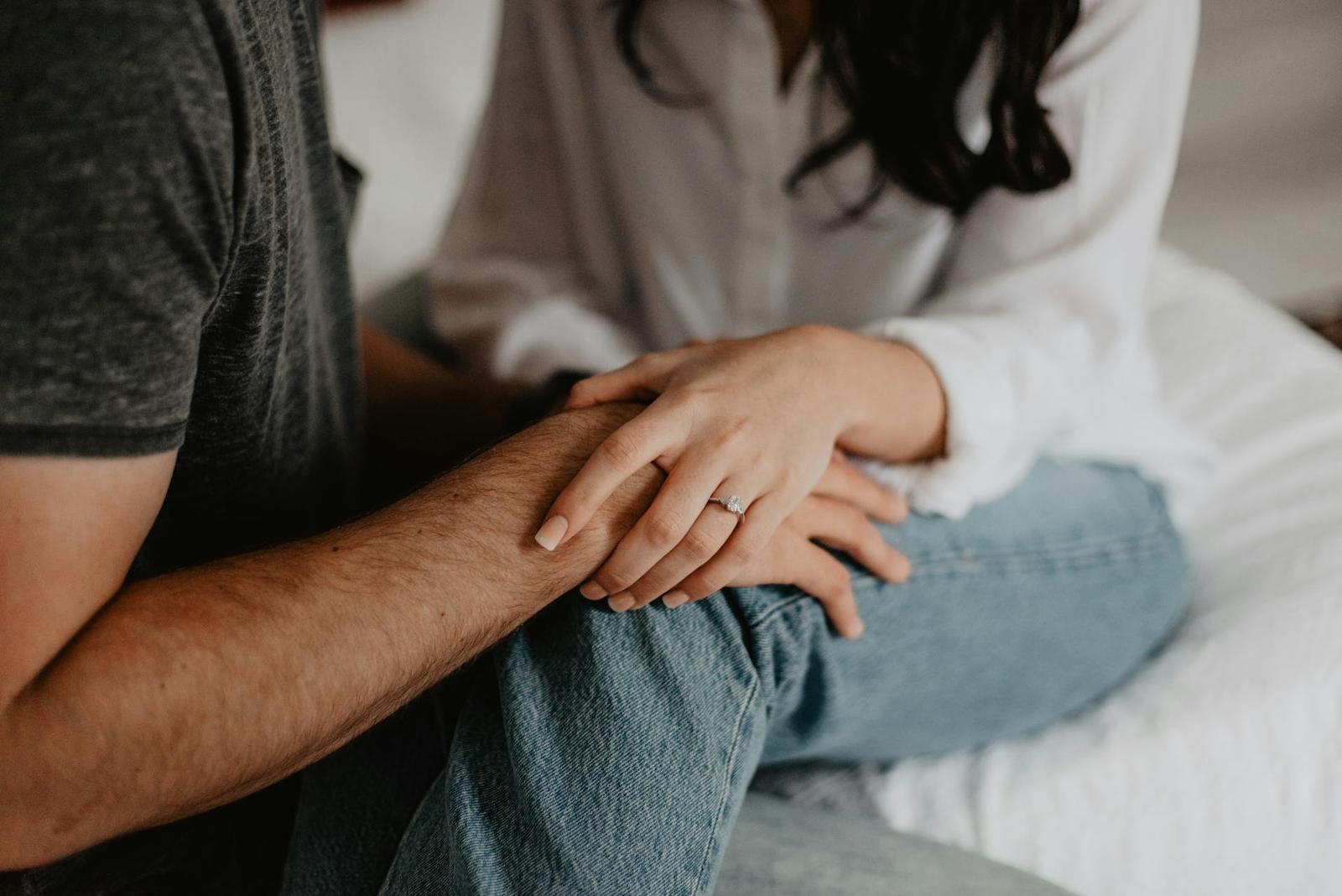 19% des femmes de 18 à 29 ans ne s'identifient pas comme hétérosexuelles, contre 8% chez les hommes de leur âge, selon l'étude parue ce mercredi dans la revue Population et Sociétés.