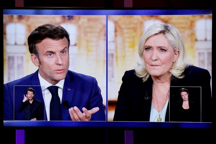 Marine Le Pen Emmanuel Macron débat AFP