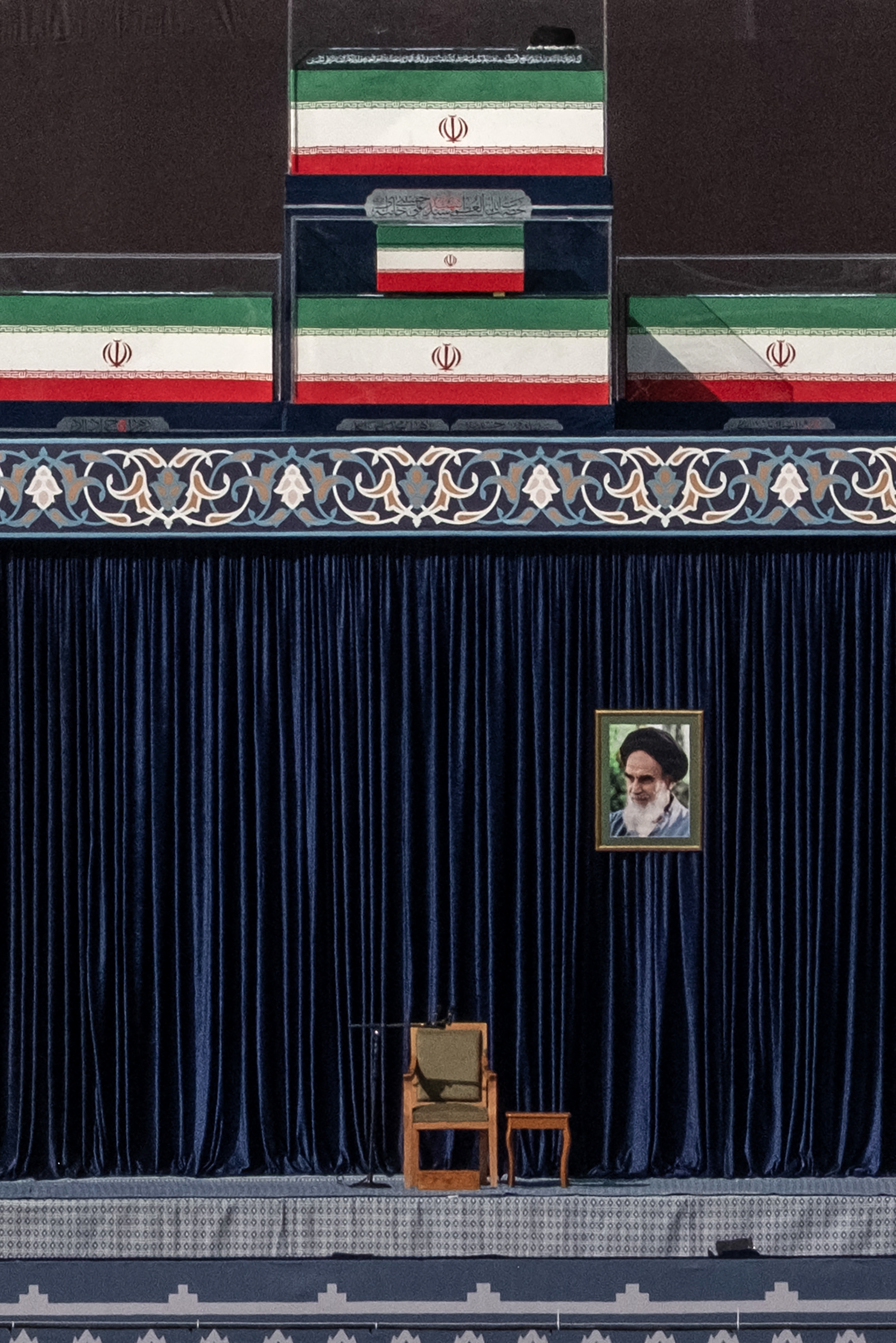 À Téhéran, les funérailles de Khamenei virent à la démonstration de force