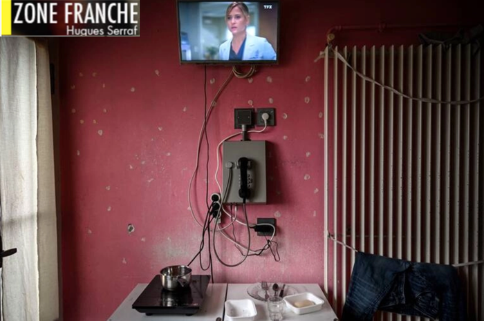 Un téléphone légal dans une cellule de la prison de Saint-Etienne.