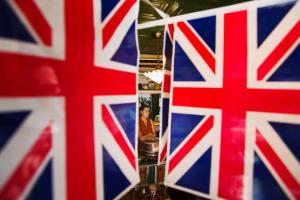 Les Conservateurs, très impopulaires après 14 ans au gouvernement, sont dépassés sur leur droite par le parti populiste de Nigel Farage, Reform UK.