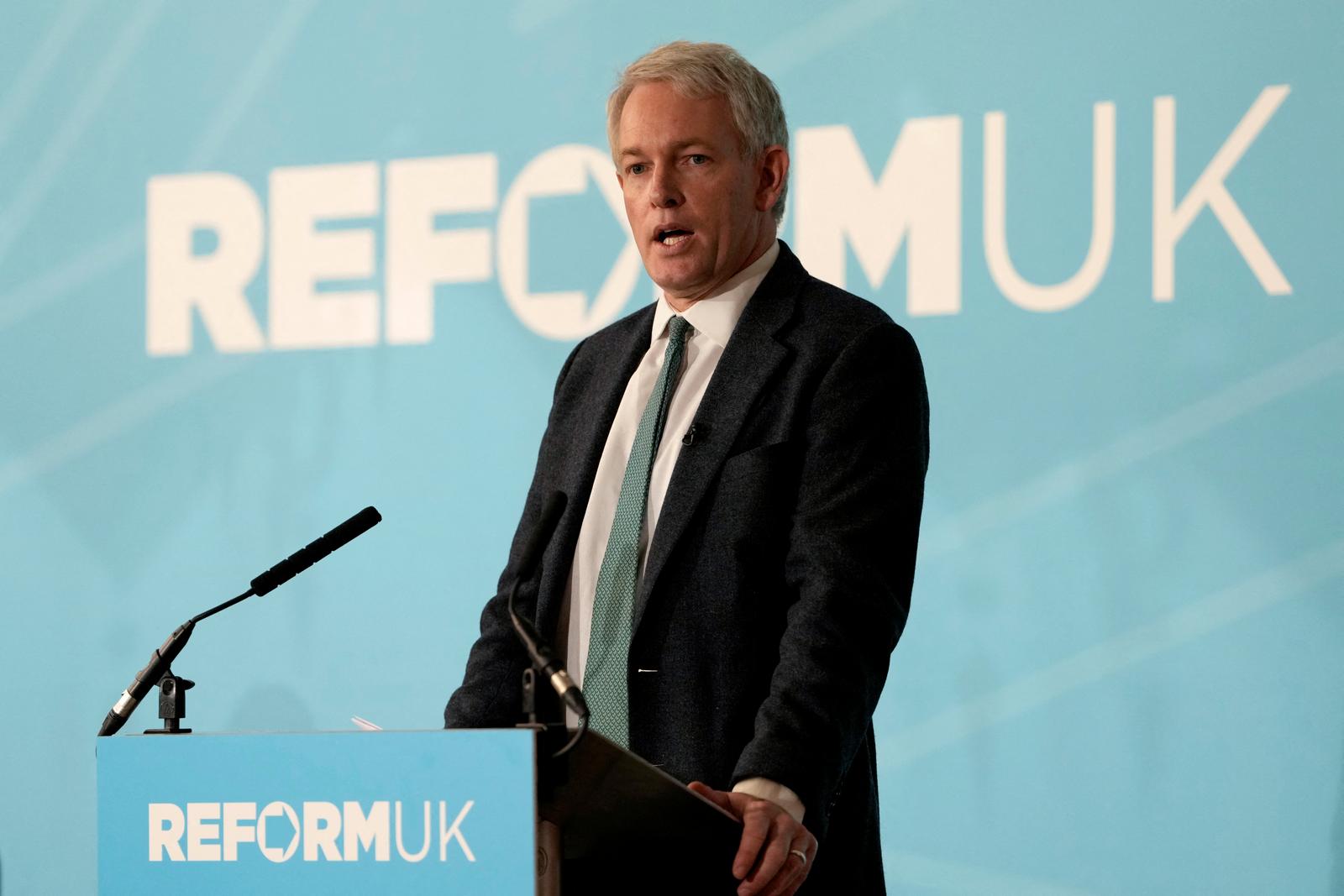 Le nouveau député de Reform UK, Danny Kruger, s’exprime lors d’une conférence de presse à Londres, le 15 septembre 2025.