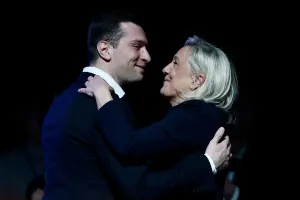 Jordan Bardella, Marine Le Pen : "C'est toi et moi contre le monde entier..."