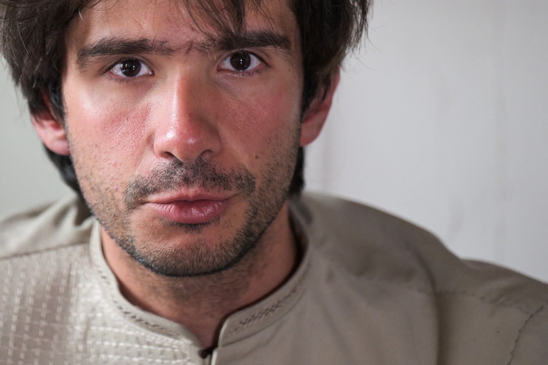 A fronts renversés : Juan Branco en soc-dem, Villepin en antifa