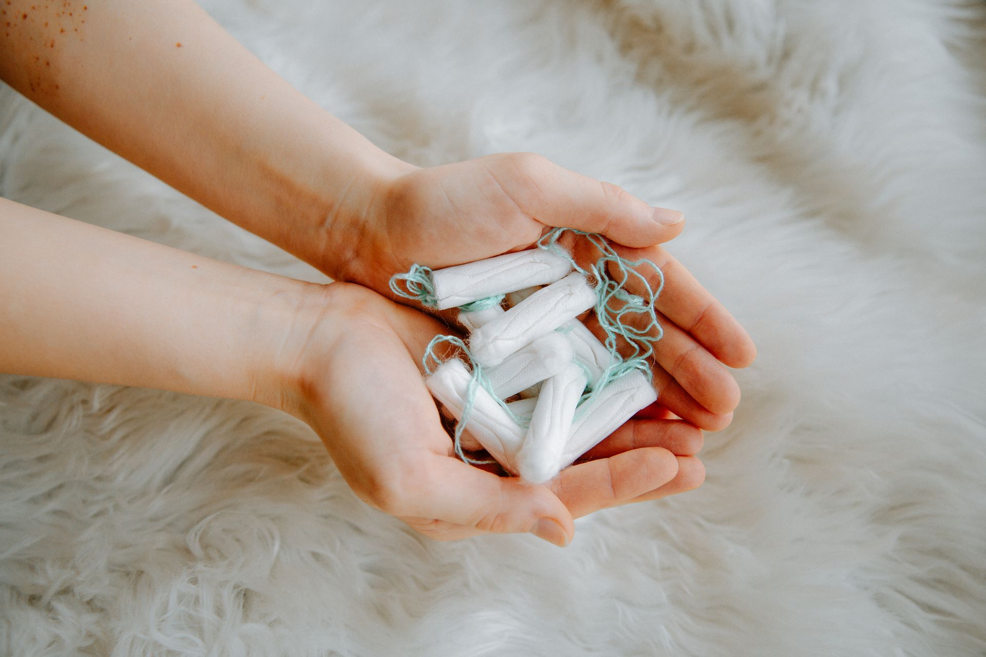 Pourquoi l'ibuprofène est préférable au paracétamol pour les douleurs menstruelles ?
