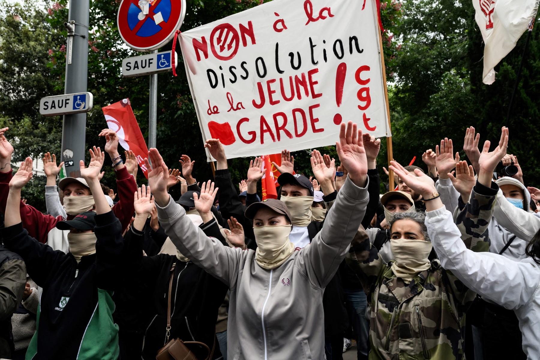 Gauche ou droite radicales : qui est vraiment le moteur de la montée de la violence politique en France ?