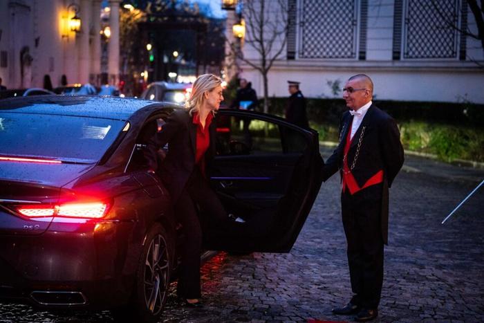 Agnès Pannier-Runacher et son véhicule Crit'Air 3