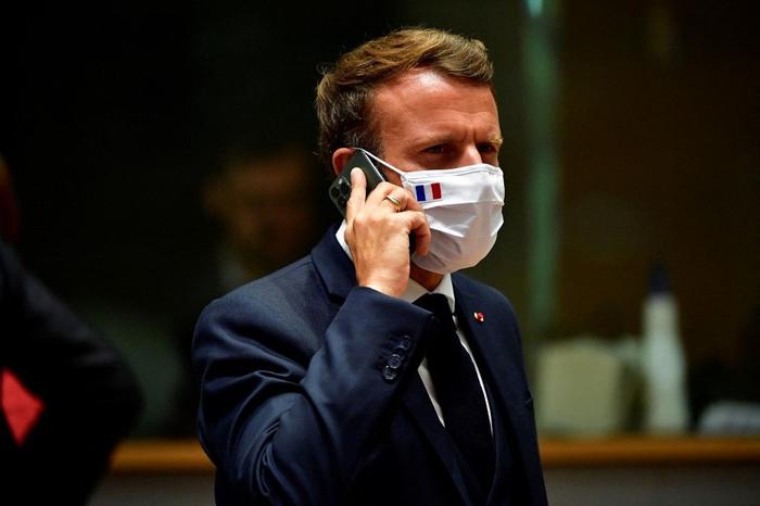 Emmanuel Macron téléphone portable AFP