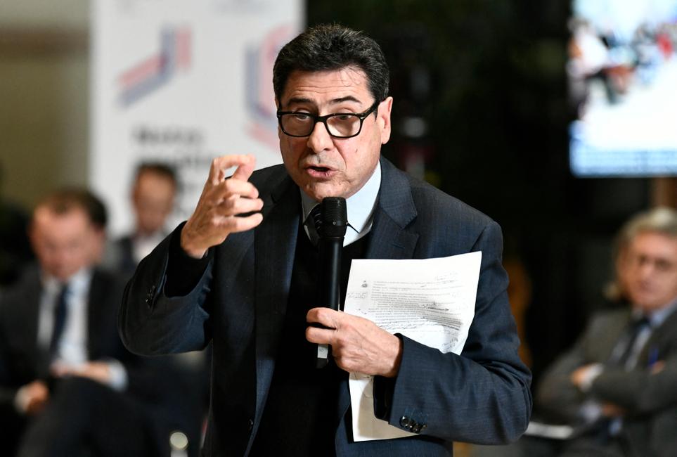 L'économiste français Philippe Aghion assiste au conseil national de Refondation consacré au modèle social et productif de la France, au ministère de l'Economie à Bercy à Paris, le 9 décembre 2022.