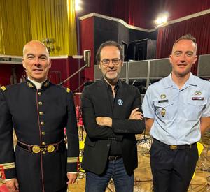Colonel Sébastien Billard, Chef d’orchestre de la Garde républicaine, Michael Boumendil, compositeur du Souffle du Bleuet et Julien Voisin, Chef d'orchestre de la Musique des Sapeurs-Pompiers de Paris