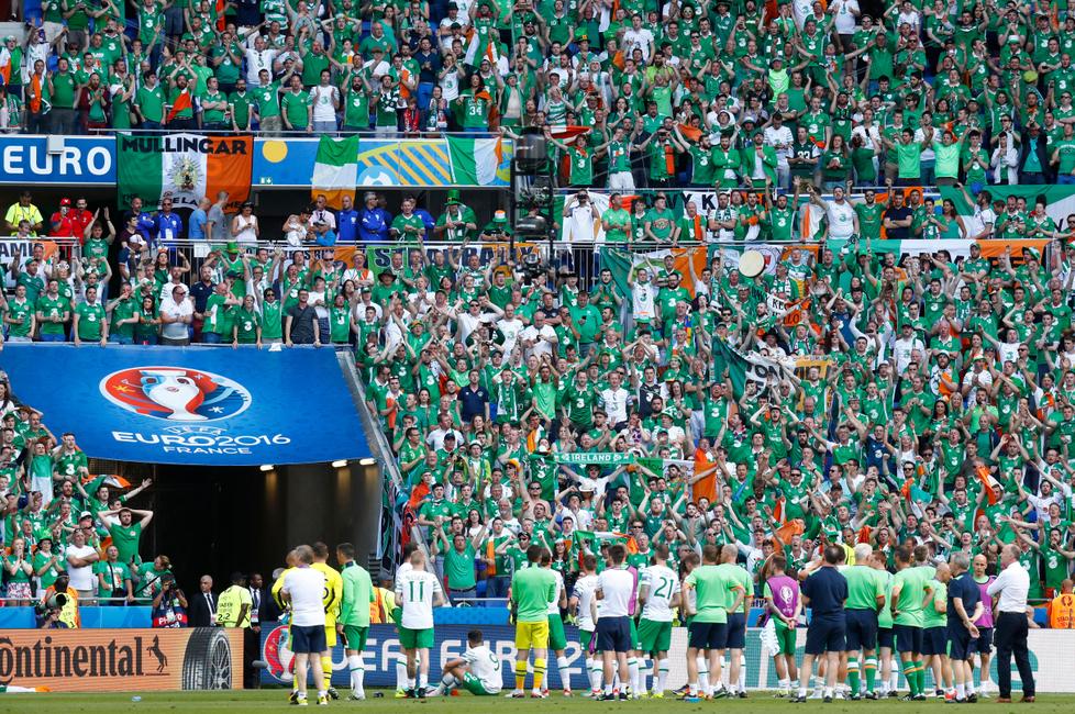 Supporters de l'équipe de République d'Irlande Euro 2016, lors du match contre la France en huitièmes de finale à Lyon (Rhône Alpes) le 26 juin 2016.
