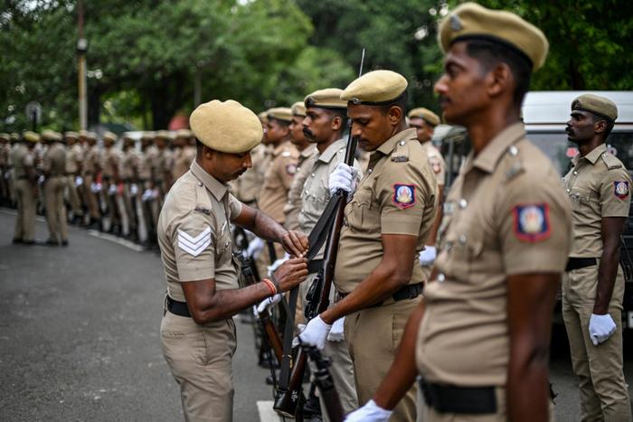 Le personnel de la police indienne se prépare à participer à une répétition pour les prochaines célébrations du Jour de l'Indépendance à Chennai le 8 août 2025. (image d'illustration)