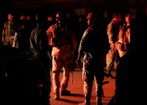 Les forces de sécurité afghanes interviennent à la suite d’une attaque sur le campus de l’université américaine d’Afghanistan à Kaboul, le 24 août.