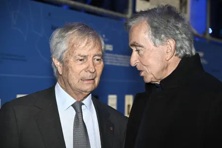 Vincent Bolloré et Bernard Arnault : "T'es à combien d'abonnés, toi ? Moi ça décolle gentiment depuis que j'ai la coche bleue"