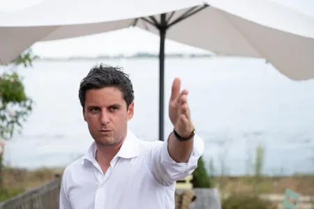Gabriel Attal : "Pour l'aire de stationnement autorisée, c'est juste au bout du chemin..."