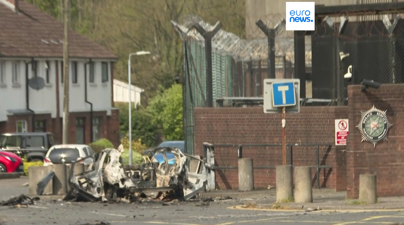 Attentat à la voiture piégée en Irlande du Nord : le spectre de l'IRA ressurgit