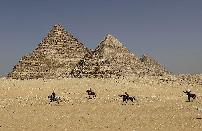 La pseudoscience comble ce manque perçu par le spectacle : des extraterrestres ont construit les pyramides ; des forces mystérieuses ont érigé Göbekli Tepe ; des super-technologies oubliées ont façonné les murs de Troie.