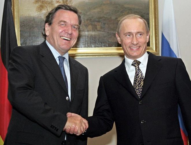 Gerhard Schröder Vladimir Poutine AFP