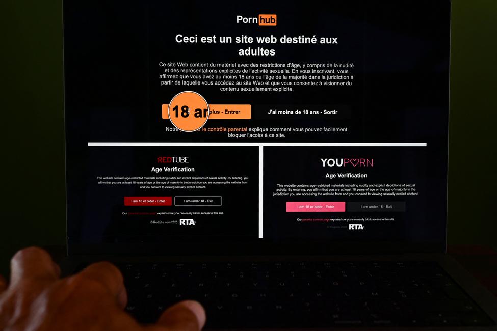 Cette photographie montre les pages d'accès des sites pornographiques Pornhub, Youporn et Redtube.