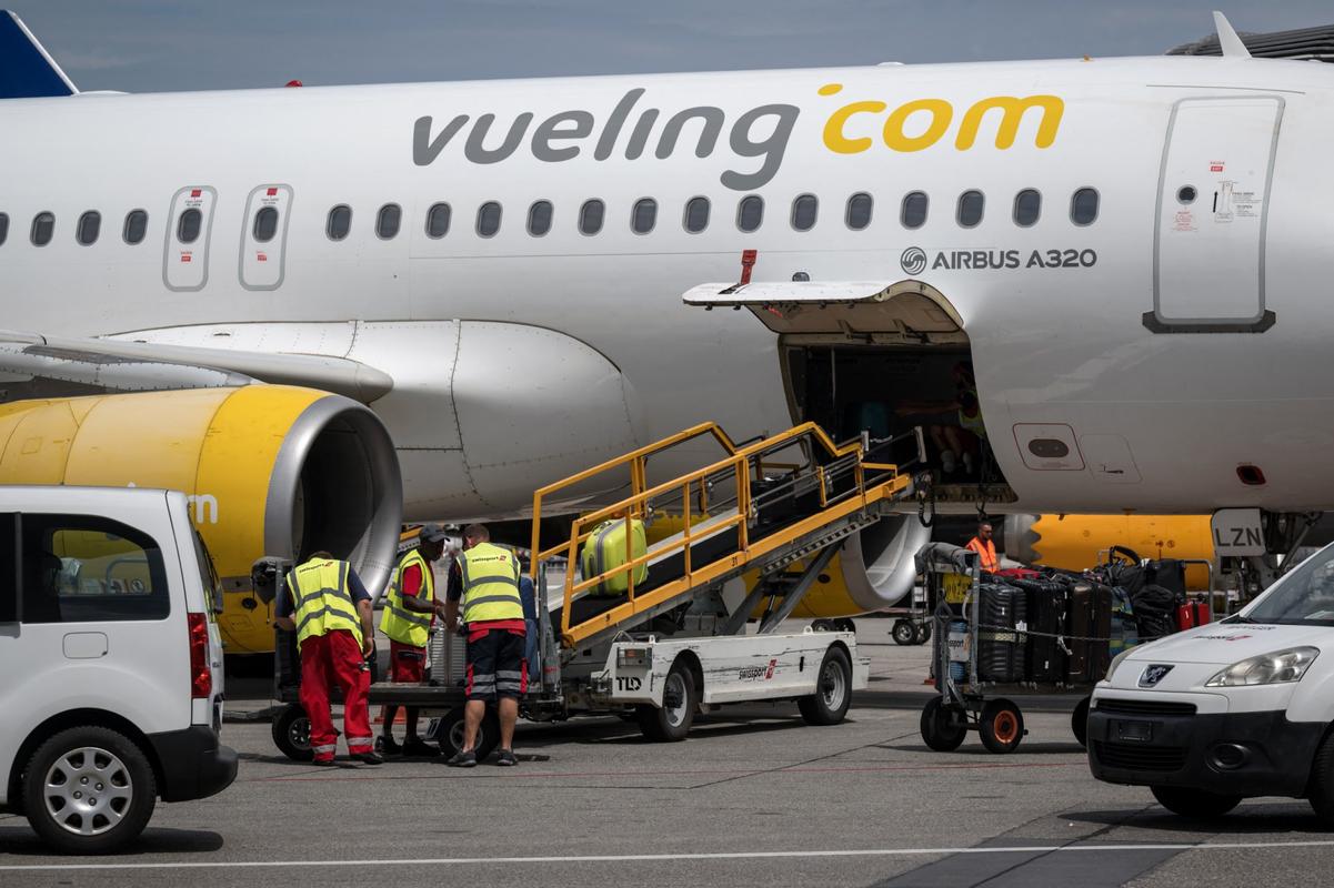 Un avion Airbus A320 de la compagnie aérienne low-cost Vueling, à l'aéroport de Genève le 28 juillet 2022.