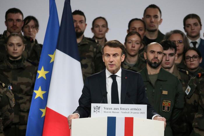 Emmanuel Macron armée AFP