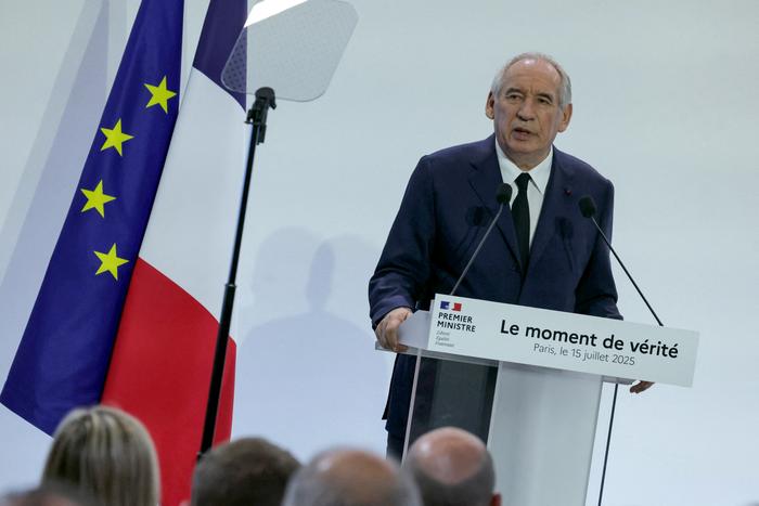 Le Premier ministre français François Bayrou prononce un discours pour dévoiler les grandes lignes du budget 2026 de la France.