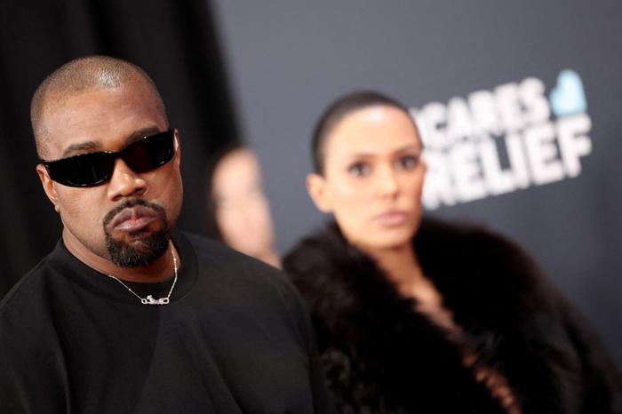 Kanye West et Bianca Censori assistent à la 67e cérémonie annuelle des Grammy Awards le 2 février 2025 à Los Angeles, Californie.
