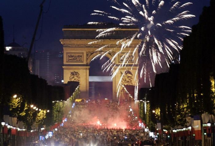 Champs-Elysées AFP