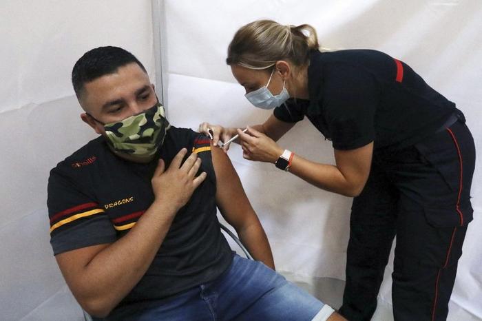 vaccination Covid-19 France AFP