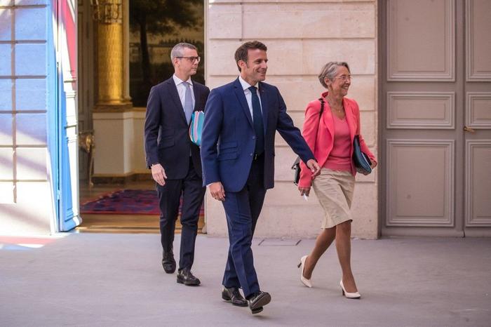 Emmanuel Macron Elisabeth Borne AFP