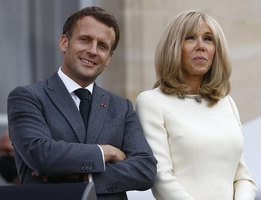 Emmanuel Macron Brigitte Macron AFP
