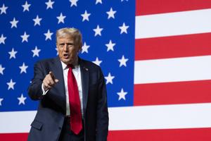 Le président américain Donald Trump dans la base du Corps des Marines de Quantico, en Virginie, le 30 septembre 2025.