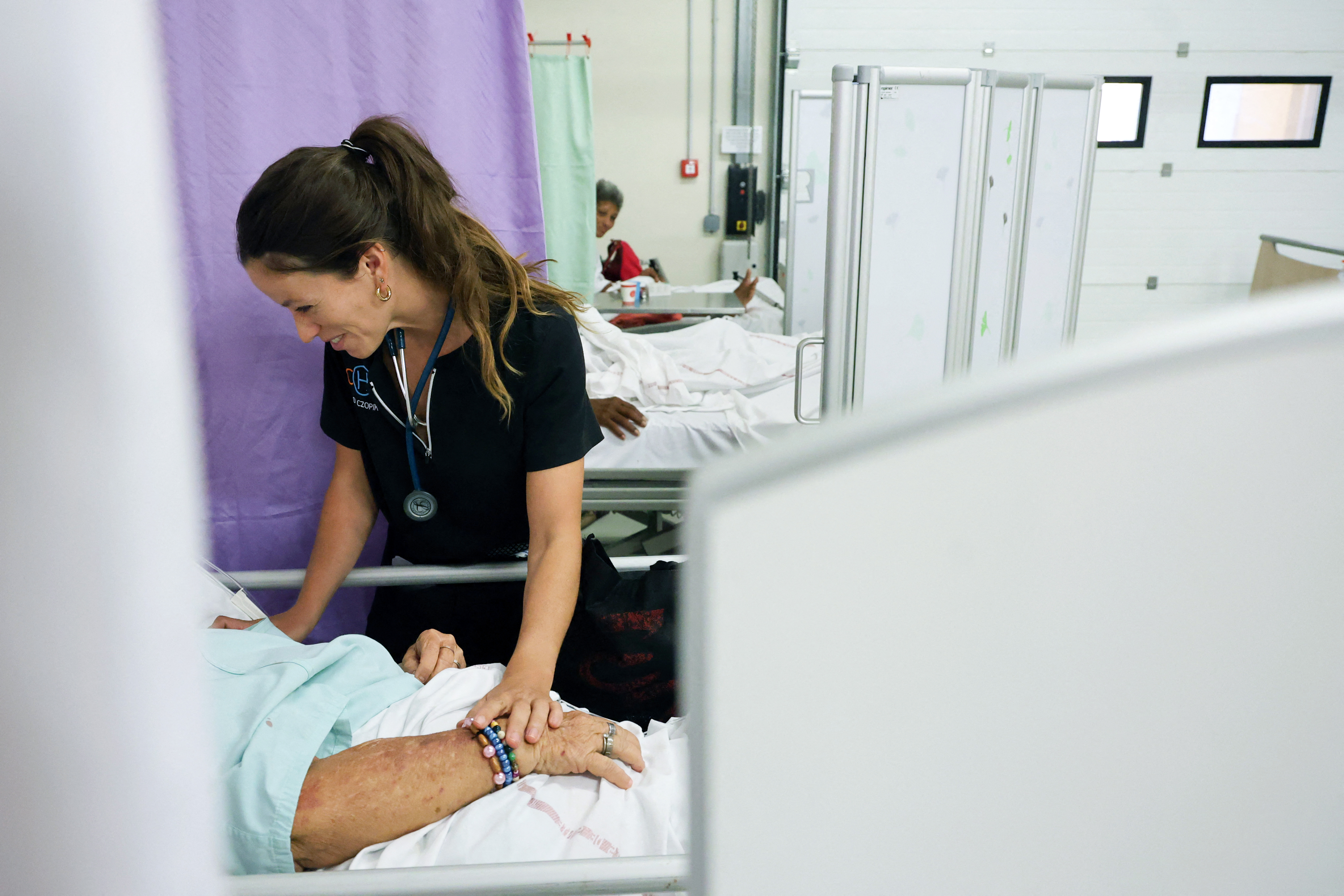 Plus de malades car... mieux soignés : le grand paradoxe de la médecine contemporaine