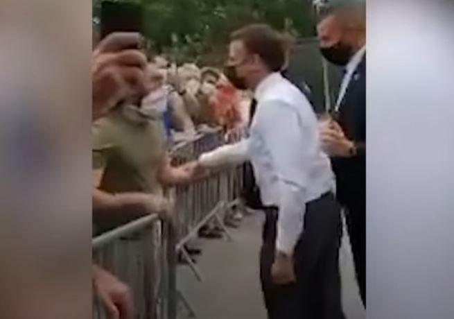 Emmanuel Macron gifle